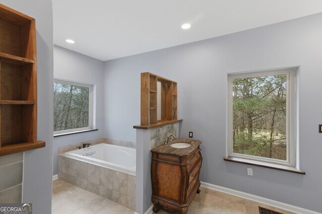 Building Photo - 1776 Old Country Pl