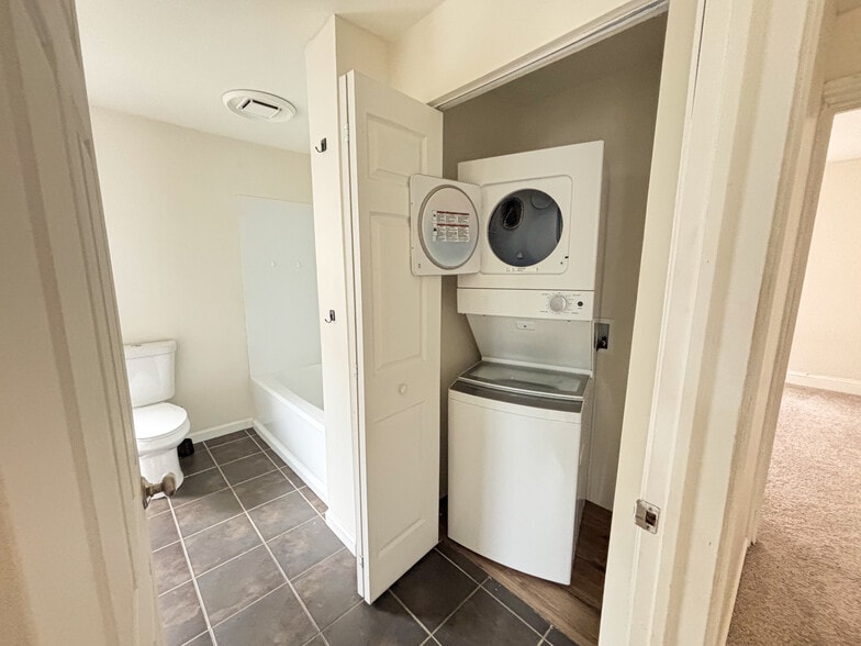 Laundry/Bathroom - 70 New Charlotte St