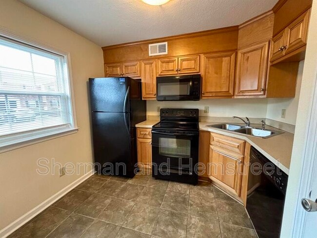 Building Photo - 2613 Berkshire Rd