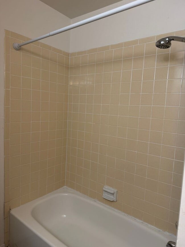 Building Photo - 459 Topaz Dr