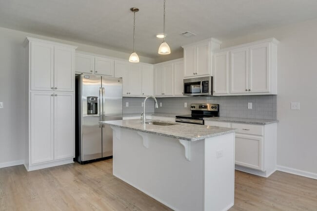 Building Photo - 445 Amesbury Dr