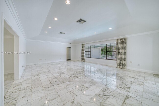 Building Photo - 1442 Coruna Ave