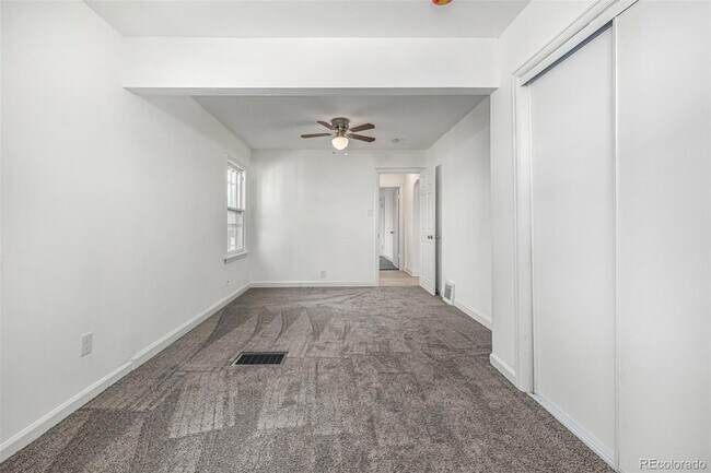 Building Photo - 1409 S Clermont St