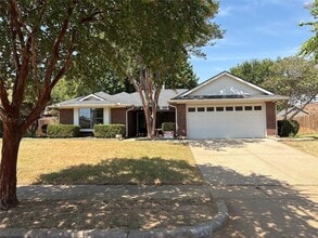 Building Photo - 2710 Vistaview Dr