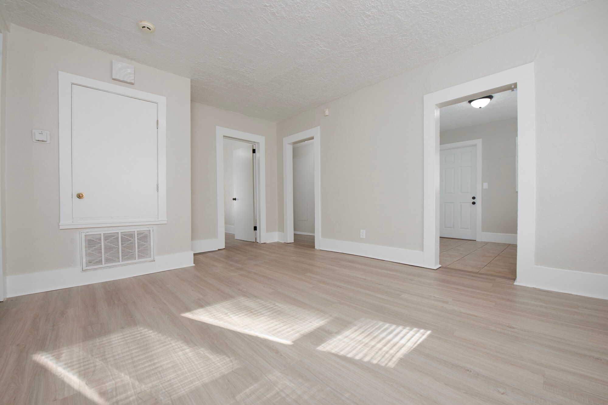 Building Photo - 422 E Eufaula St