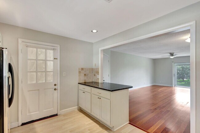 Building Photo - 10789 N Military Trl