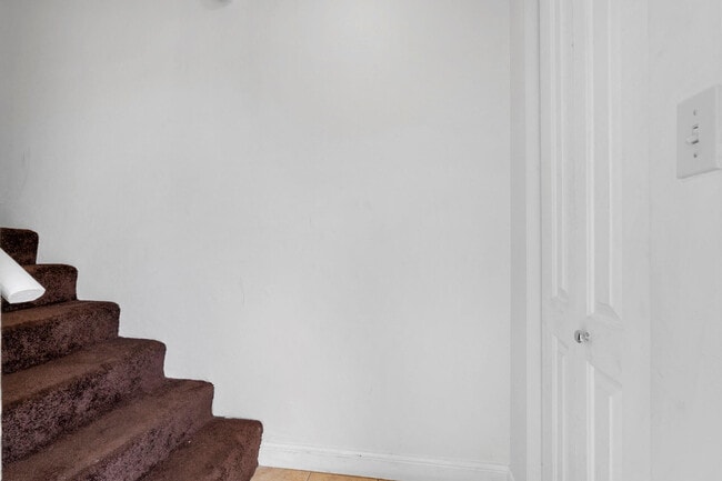 Building Photo - 7640 Westwood Dr