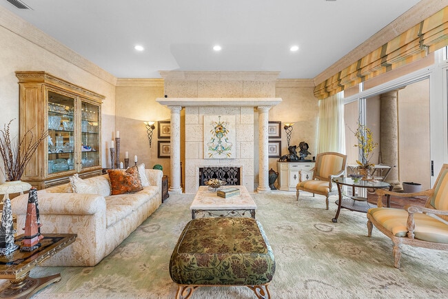 Building Photo - 13 Sloans Curve Dr