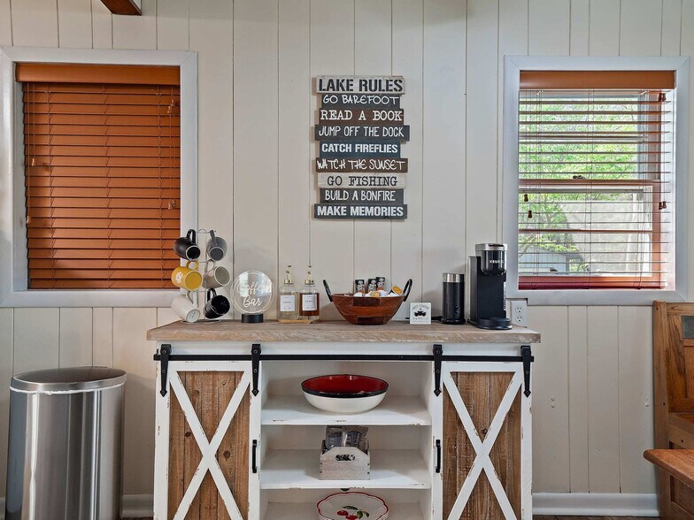 Building Photo - 7268 Leafygreen St