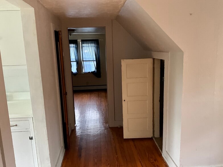 Building Photo - 721 Meadow Ave