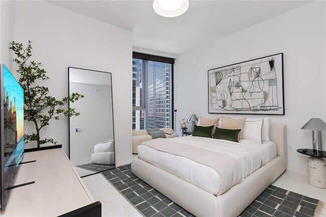 Building Photo - 300 Biscayne Blvd Way