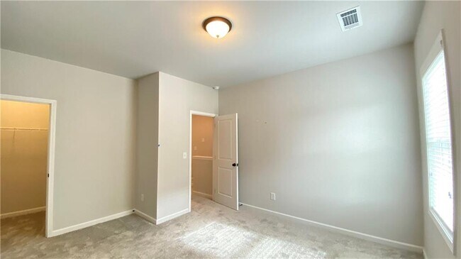 Building Photo - 4591 Silver Oak Dr SW