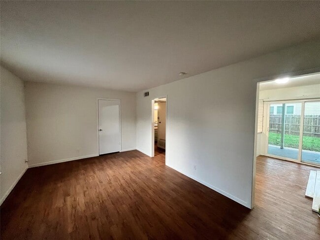 Building Photo - 1400 Fairground St