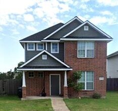 Building Photo - Beautiful 4 bedroom Home! Minutes from Texas A&M
