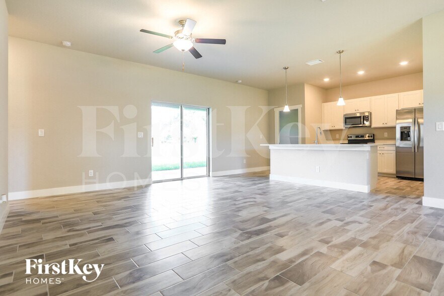 Building Photo - 5139 Cromey Rd