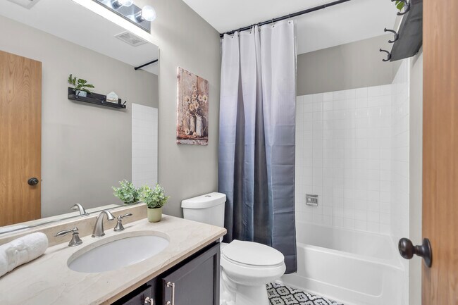 Building Photo - 239 Camel Bend Ct