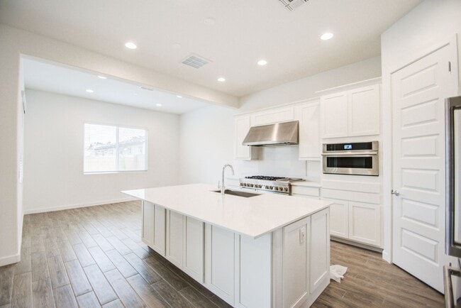 Building Photo - NEW 4 Bedroom home in Phoenix!