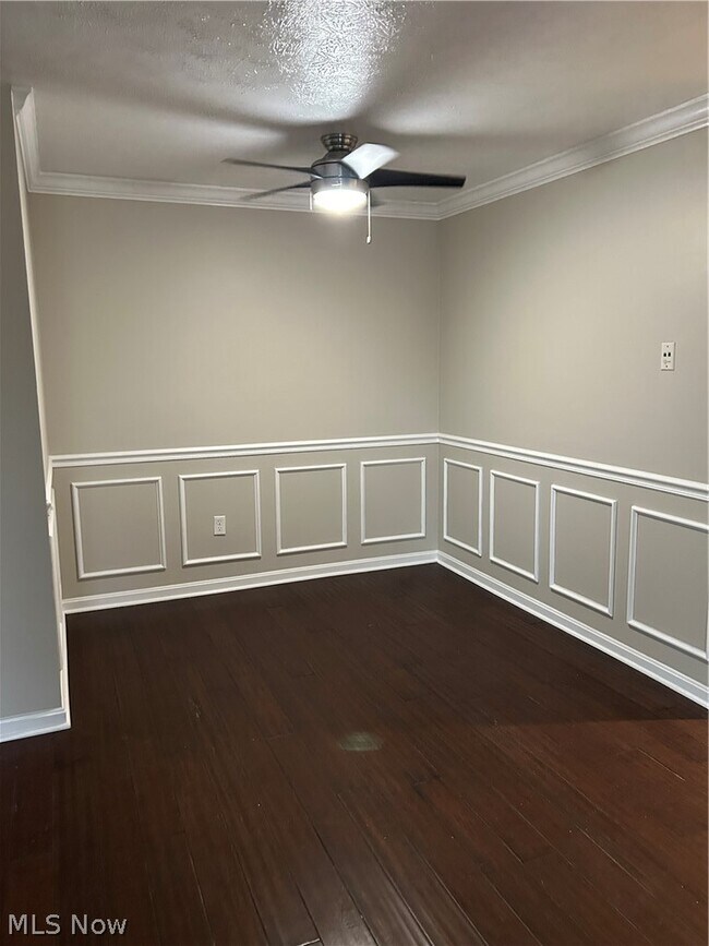 Building Photo - 23875 David Dr