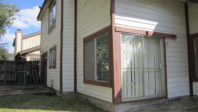 Building Photo - 12122 Kemerton Dr