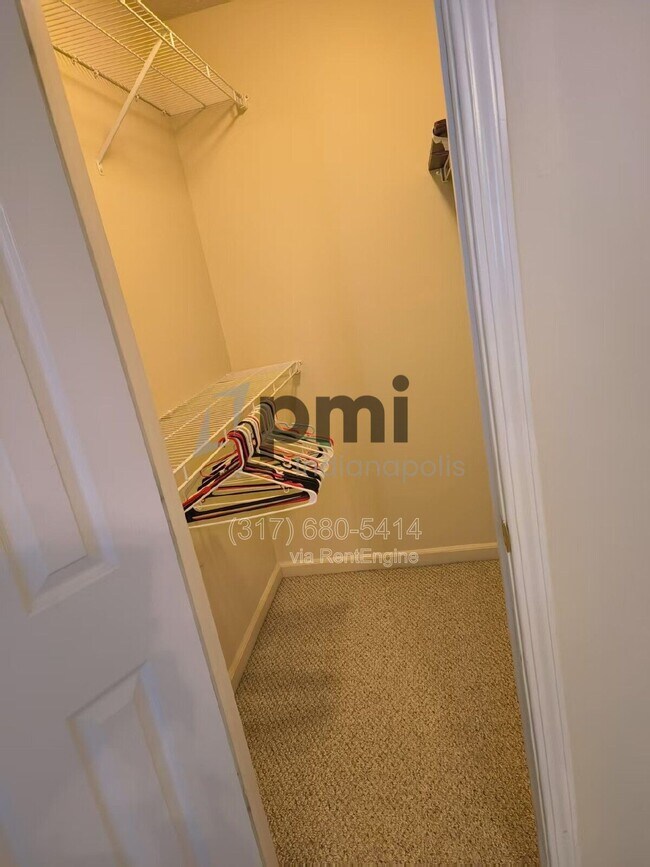 Building Photo - 2871 S Walnut Street Pike