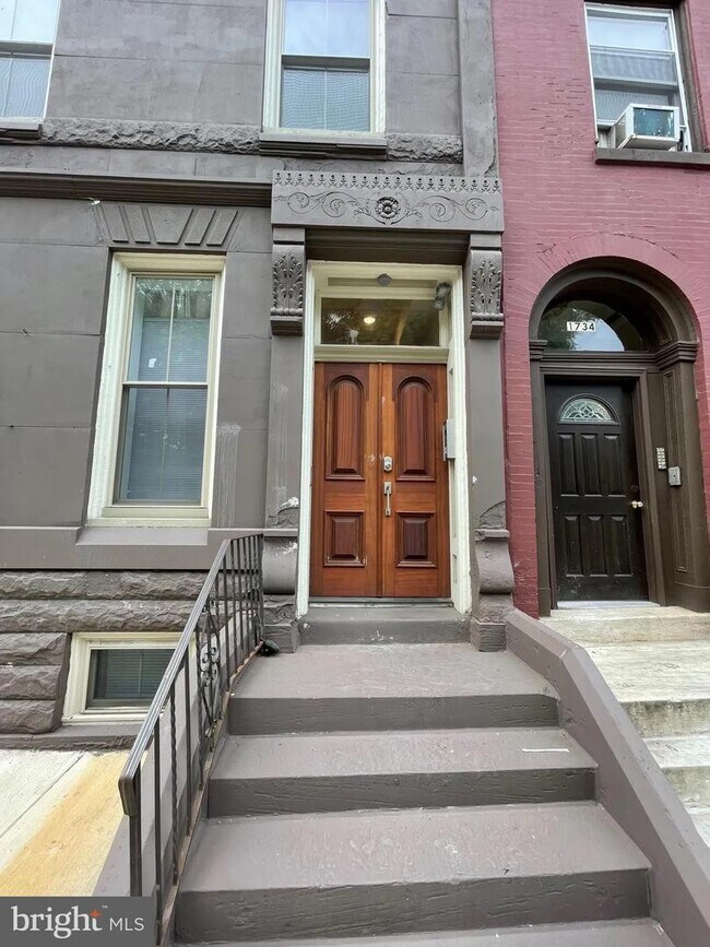 Building Photo - 1732 W Girard Ave