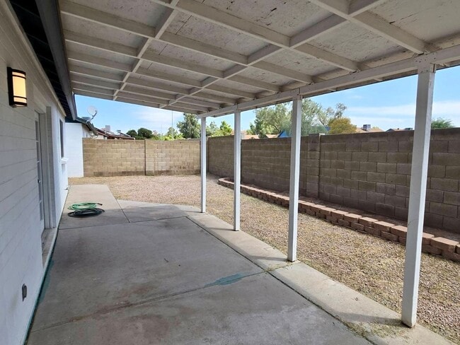 Building Photo - 3-bedroom , 2-bath remodeled home