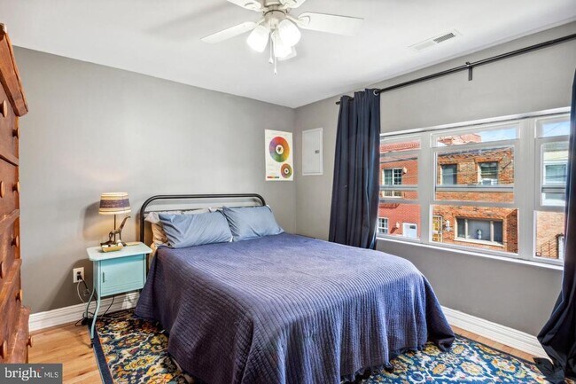 Building Photo - 2024 S 12th St