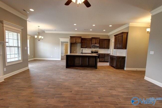 Building Photo - 22947 Pin Oak Dr