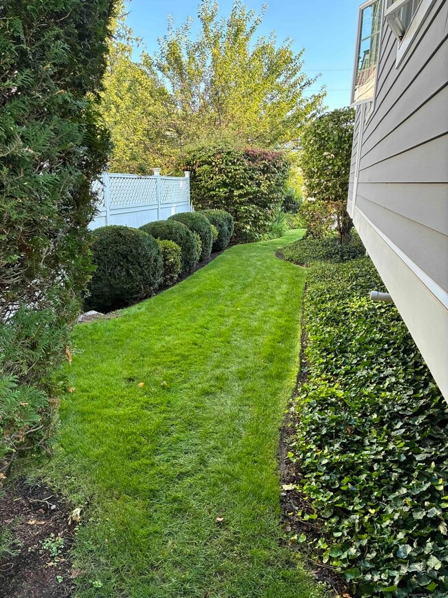 Building Photo - 71 Benjamin St