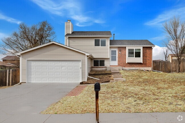 Building Photo - 1056 Wernimont Cir