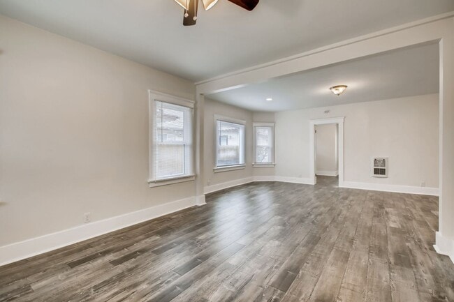 Building Photo - Beautifully Renovated 3 Bed / 2 Bath Home in Prime Central San Diego Location – Pet Friendly!