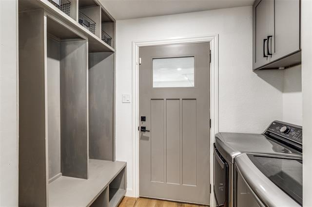 Building Photo - 2808 Sharpview Ln