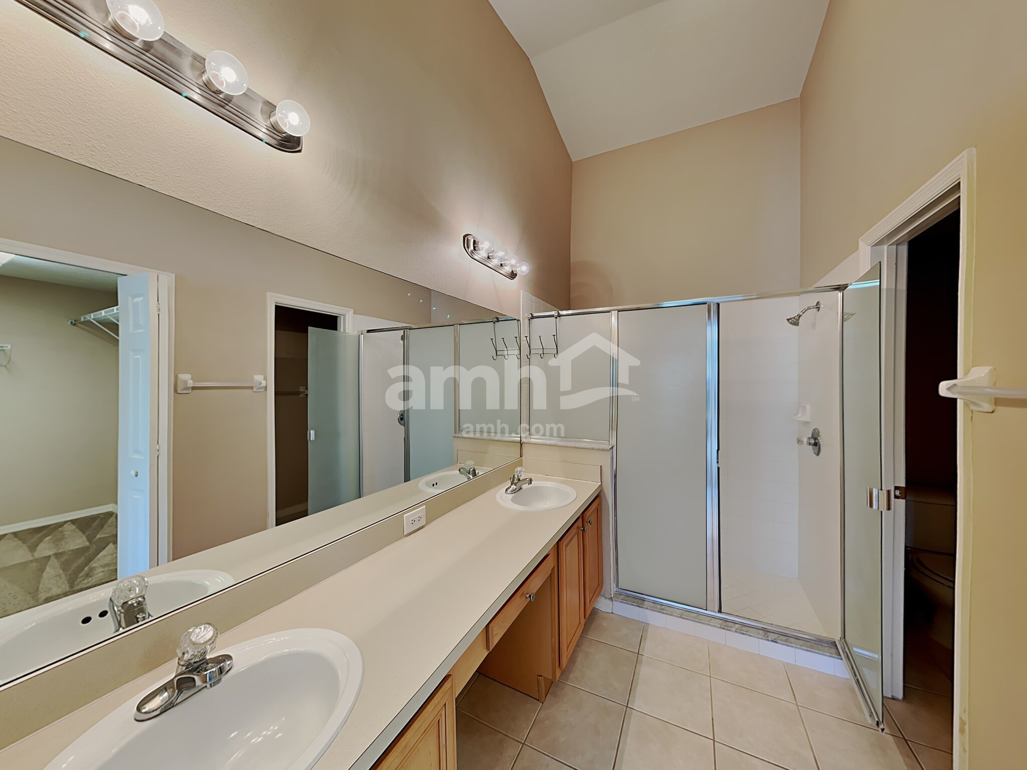 Building Photo - 7114 Colonial Lake Dr