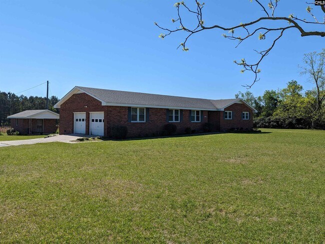 Building Photo - 137 Horses Neck Rd