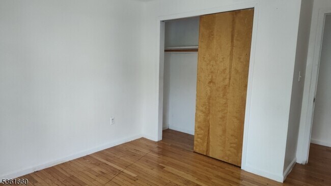 Building Photo - 540 15th Ave