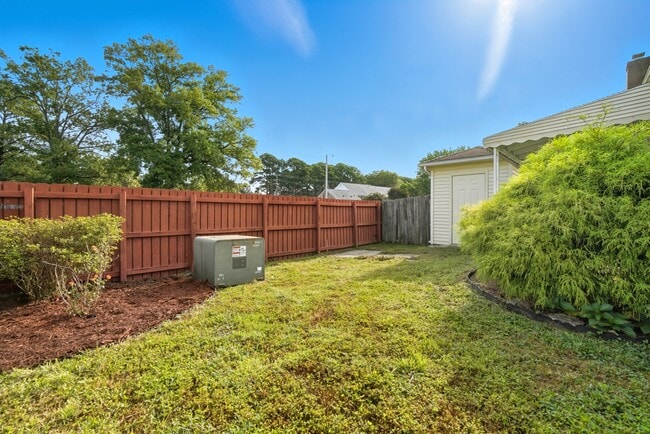 Building Photo - 5106 Radcliff Cir