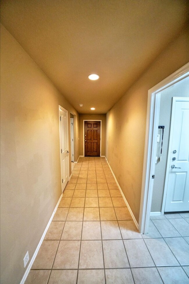 Building Photo - Charming 3-Bedroom Home in Schertz - Great...