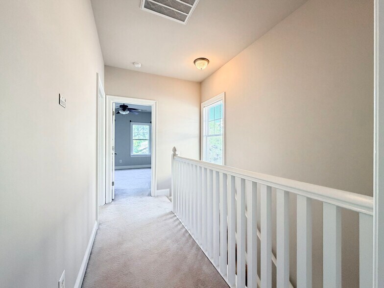 Building Photo - 7754 Acc Blvd
