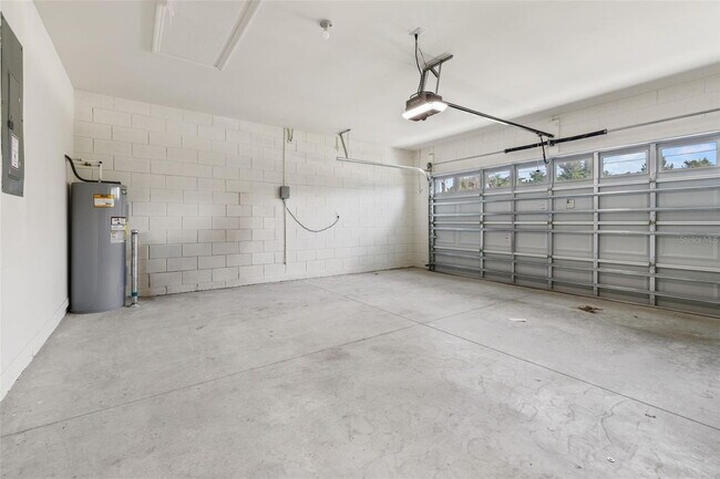 Building Photo - 1078 Clay Blvd