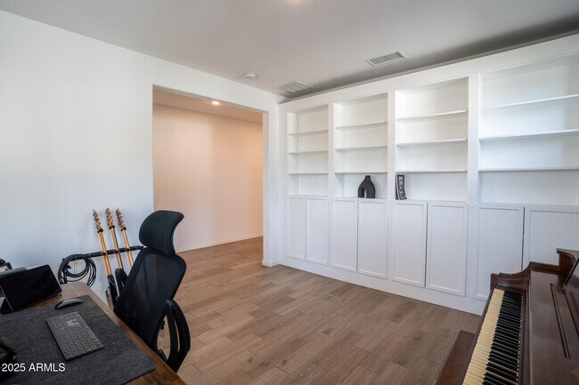 Building Photo - 4368 N Pioneer Dr