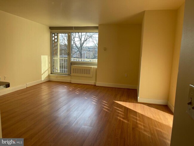 Building Photo - 800 4th St SW