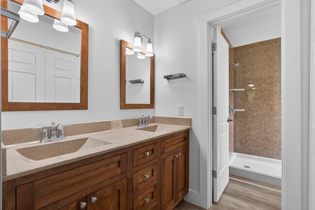 Building Photo - 13085 Belhaven Ct