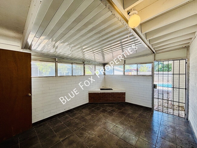 Building Photo - 4355 E Glenn St