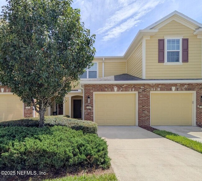 Primary Photo - 6846 Roundleaf Dr