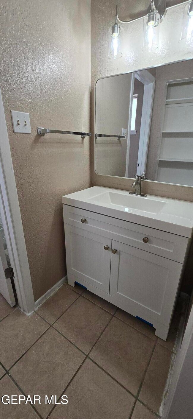 Building Photo - 9332 Hudson Way