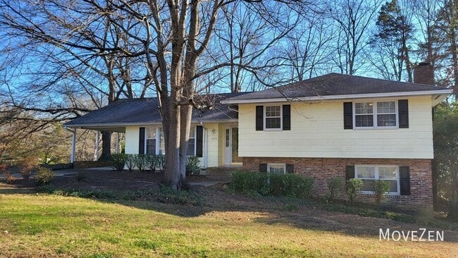 Building Photo - 1020 Wofford Ln