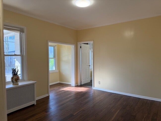 Building Photo - 263-265-265 E 31st St