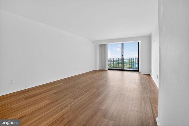 Building Photo - 1800 Old Meadow Rd