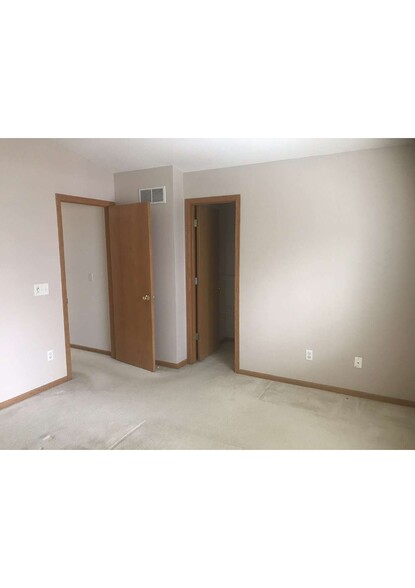 Building Photo - 1239 Elmwood Ave