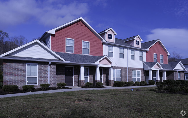 Hillside Towns Apartments - Oak Ridge, TN | Apartment Finder